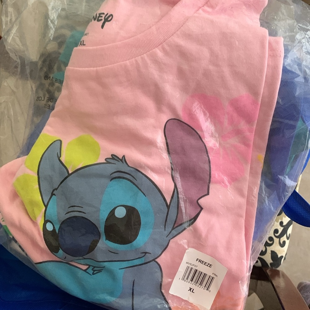 Disney stitch shirt hibiscus - Picture 3 of 8